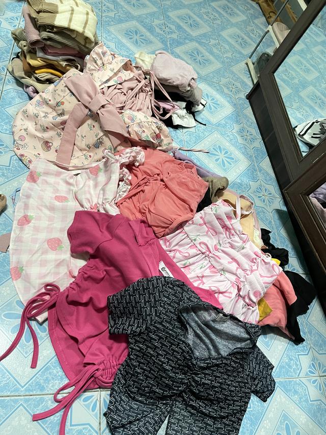 ขายเหมาเสื้อผ้ามือสองสภาพดี รูปที่ 2