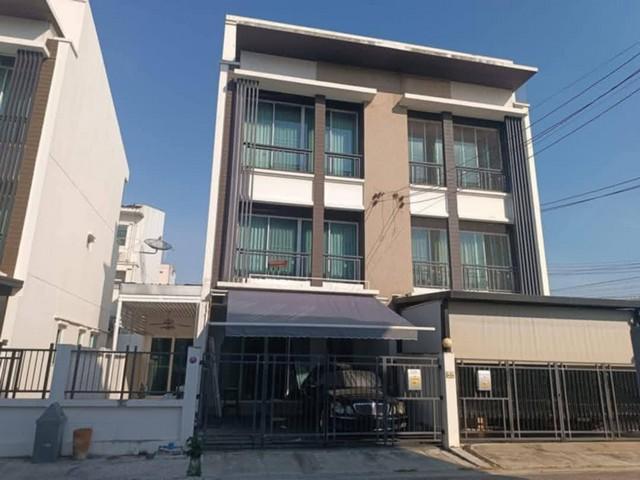 P503 ให้เช่า ทาวน์โฮม 3 ชั้น บ้านกลางเมือง โชคชัย 4 BAAN KLANG MUANG CHOKCHAI 4 ถนนโชคชัย 4 ซอย 50