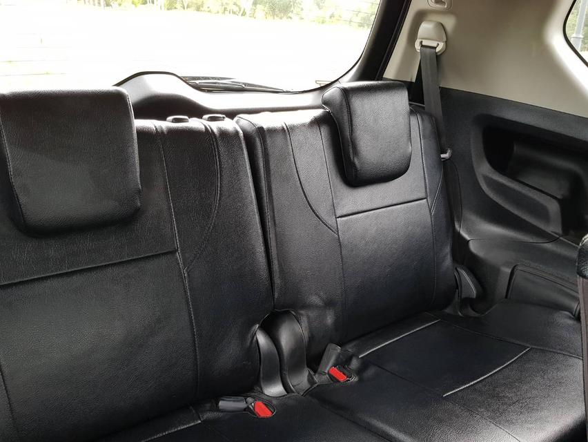 Toyota Innova Crysta Turbo 2.8L 2017 8-Seat 4