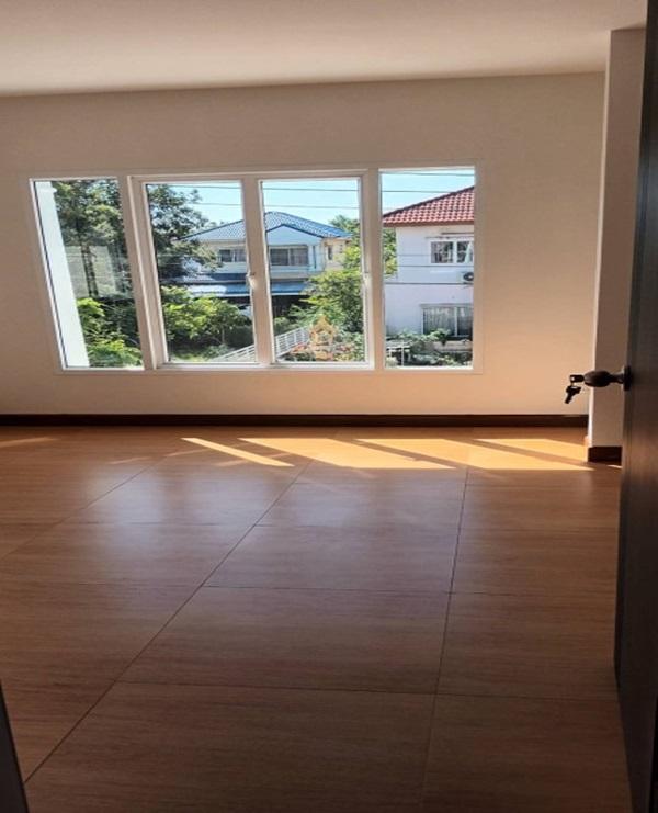 ขายด่วน! บ้านแฝด 2 ชั้น 3 ห้องนอน 2 ห้องน้ำ เนื้อที่ 35 ตรว. ใกล้ ม.มหิดล แม็คโคร และเซ็นทรัลศาลายา โทร. 084-0803830 4