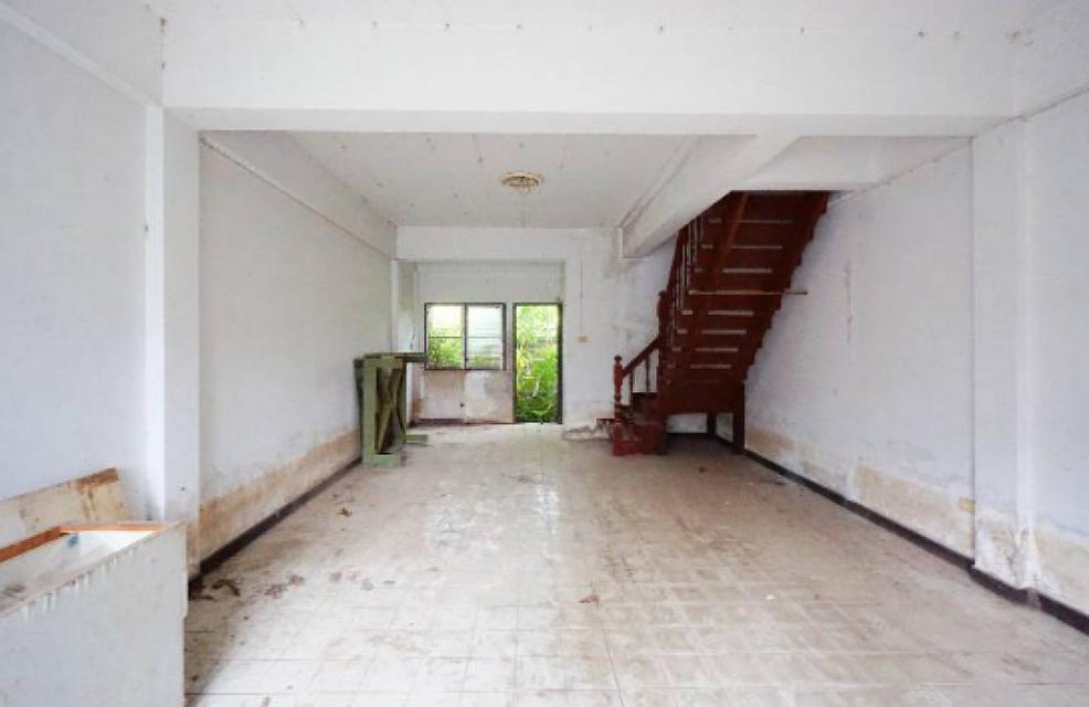 ขาย ทาวน์โฮม 2 ชั้น บ้านสวนสุทธิดา คลองห้า ราคาเพียงหลักแสน 110 ตรม 18 ตรว 2 ห้องนอน ทำเลดีใกล้ถนนใหญ่ รีโนเวทอยู่เองก็ด 3