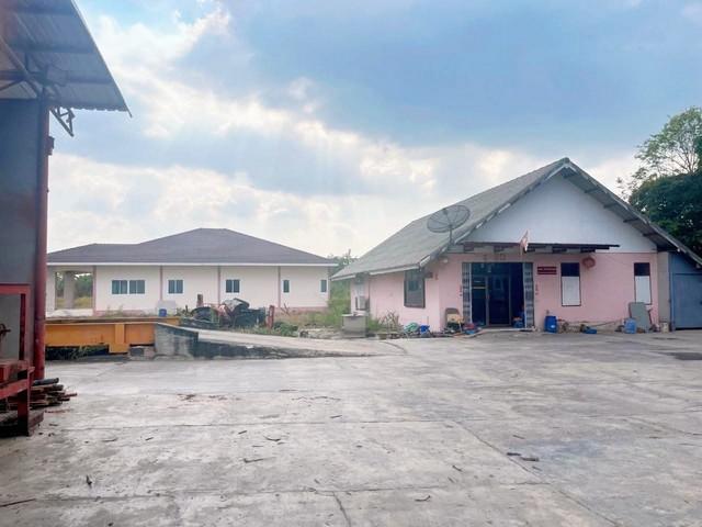 ขายโรงงานพนัสนิคมชลบุรี 18-2-87 ไร่ พื้นที่สีเหลือง พื้นที่ภายในโกดัง 1,600 ตรม เดิมทำโรงไม้เก่า ห่างตัวเมืองพนัส 2 กิโล 8