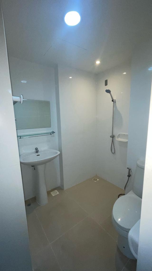 ขายหรือให้เช่า The Escape Condominium สุขุมวิท 101/1