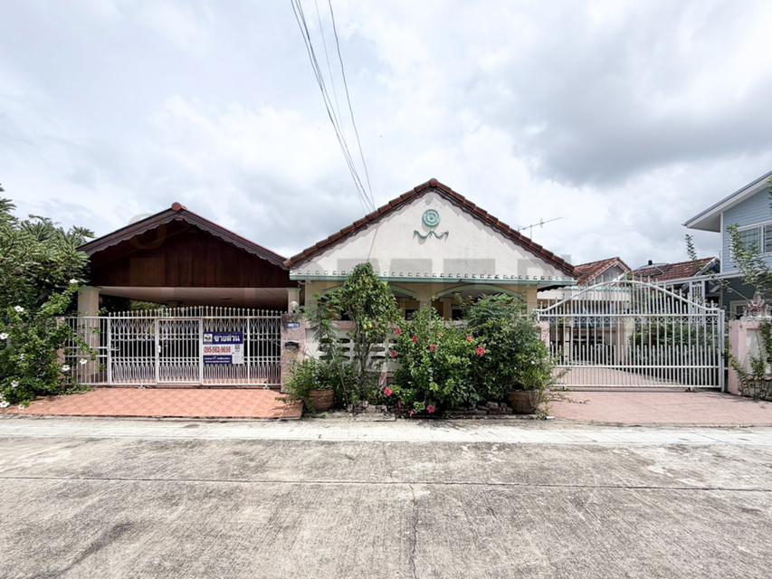 บ้านเดี่ยว หมู่บ้าน ชล ลดา บางบัวทอง นนทบุรี 1