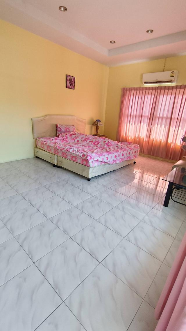 บ้านพร้อมที่ดินใจกลางบางแสน ขนาดเกือบไร่ 5