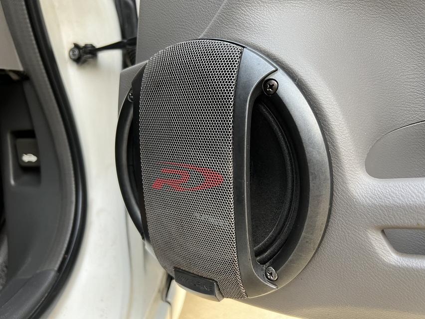 2011 Honda Civic FD ออโต้ สีขาวภายในดำหายาก รถสวยมาก รูปที่ 13