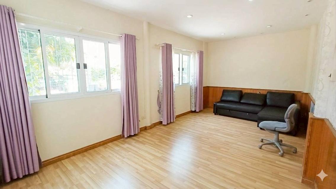 🏠 หลังใหญ่สะใจ! ขายบ้านเดี่ยว AC House 1 หมู่บ้าน​ เอ​ ซี​ เฮ้าส์​ 1 ลำลูกกา คลอง 4 ปทุมธานีต่อเติมเต็มพื้นที่ 220 ตร.ม. ในราคาแค่ 3 ล้านต้น!  🥰🤗 13