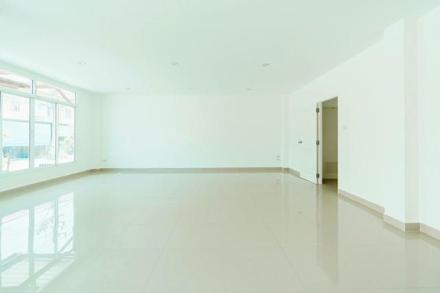 โลตัส พลัสมอลล์ อมตะ 1.6 กม. ให้เช่า ทาวน์โฮม 2 ชั้น หน้ากว้าง 8 เมตร เท่ากับ2คูหา นิคมอมตะนคร 1.2 กม.หน้ากว้างพิเศษ ทำเ 4