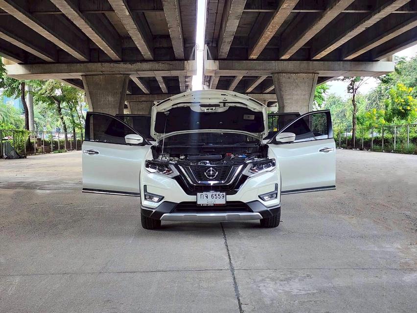 ขายรถ nissan  X-Trail 2.5 4WD ปี 2020 สีขาว เกียร์ออโต้ 18