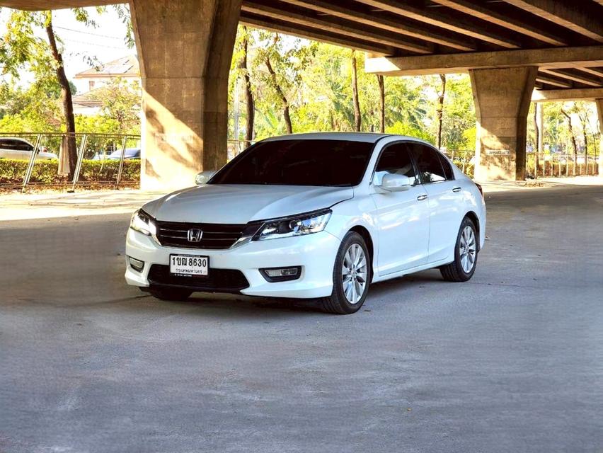ขายรถ Honda Accord 2.0E ปี 2013 สีขาว เกียร์ออโต้ รูปที่ 3