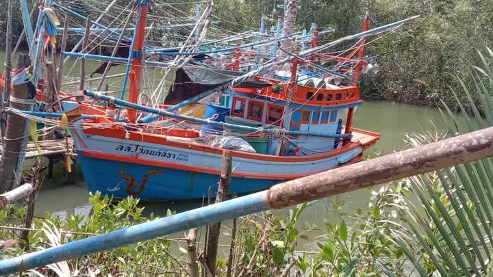 ขายเรือประมงพื้นบ้านใดร์หมึก