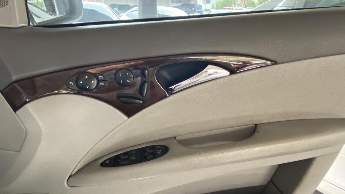 Mercedes-Benz E220CDI W211 10