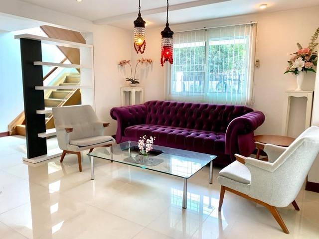 ให้เช่าบ้านเดี่ยว 2 ชั้น เนื้อที่ดิน 80 ตร.ว สไตล์โมเดิร์น สวยใหม่ ทำเลเสนานิคม 1  ใกล้ BTS เสนานิคม เหมาะสำหรับครอบครัว หรือทำเป็นโฮมออฟฟิศ   2
