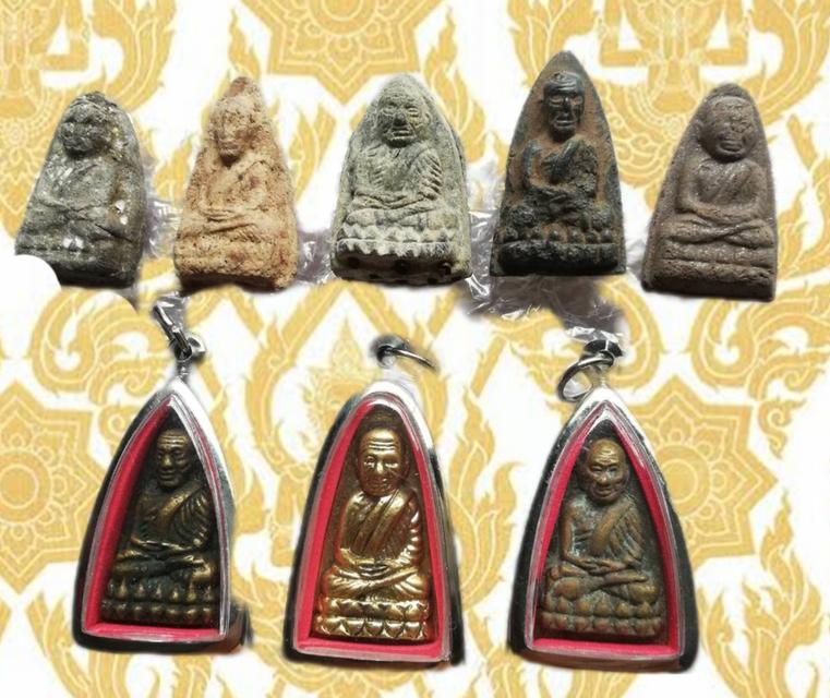 หลวงปู่ทวดเนื้อว่าน-พิมพ์เตารีด(เลี่ยมกรอบสแตนเลส) ต่างวัด ต่างยุค คละพิมพ์ 