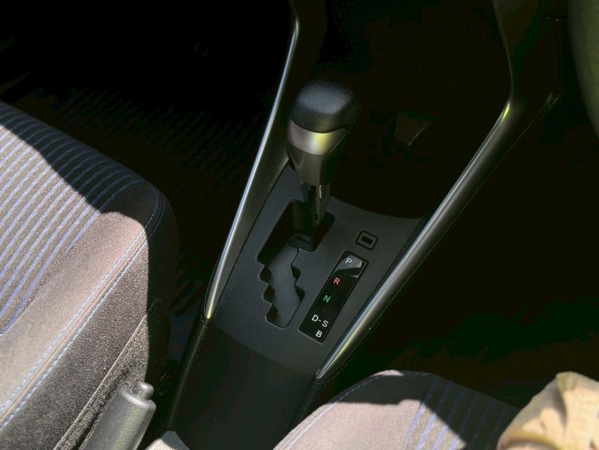 TOYOTA  YARIS  1.2 E  Y 2019  HACTHBACK สีดำ 18