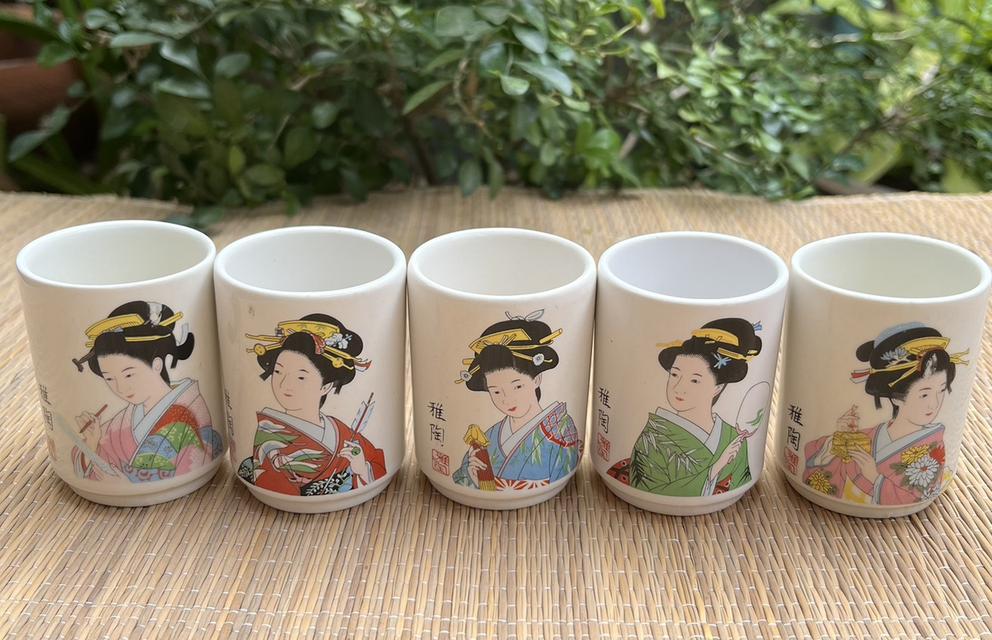 ชุดถ้วยกระเบื้องเคลือบ (porcelain) ลายเกอิชาสาวญี่ปุ่น งานวาดมือ รูปที่ 2