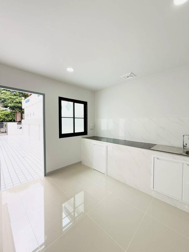 หมู่บ้านศิริวรรณ 12