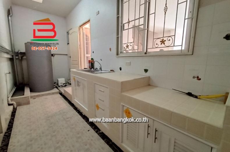 ทาวน์เฮาส์ การ์เด้น สวีท ดิ อินดี้ โฮม (ใกล้ตลาดน้ำขวัญเรียม) เนื้อที่ 20.7 ตรว. ถนนราษฎร์พัฒนา เขตสะพานสูง 7