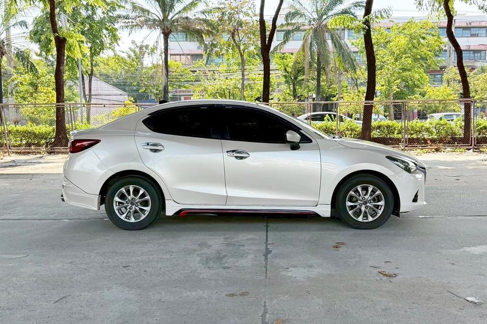 Mazda 2 1.3 SkyActiv High Sedan AT ปี 2015 รถสวยไมล์น้อย 97,xxx km.
