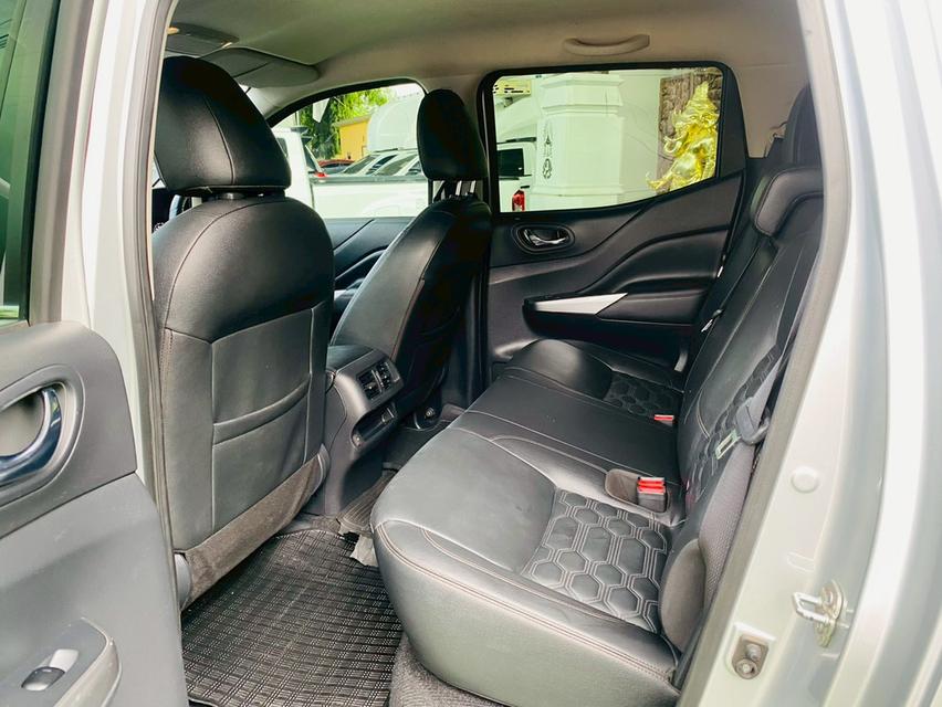 NISSAN NAVARA DOUBLE CAB VL 7AT 4WD ภายในเบาะหนังแท้ ปี 2022 รูปที่ 13