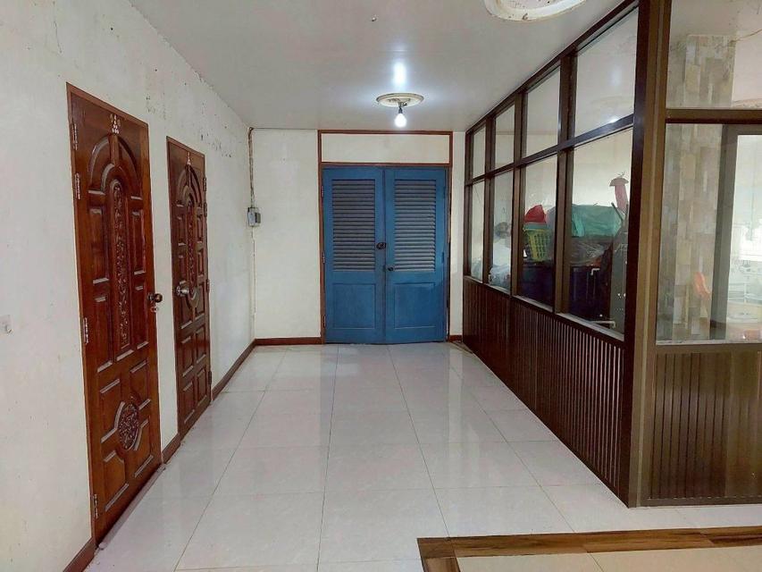 ขายบ้านเดี่ยว 2 ชั้น ตามสภาพ เนื้อที่ 203 ตร.ว. บ้านหันหน้าทิศเหนือ ใกล้ตัวเมือง ใกล้วัดเจดีย์หอย ลาดบัวหลวง พระนครศรีอยุธยา 6