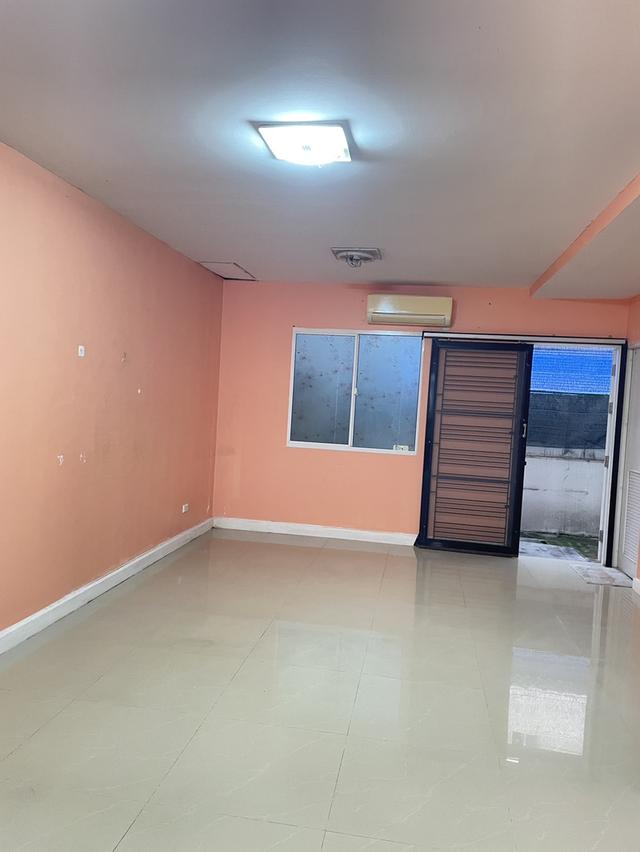 ทาวน์เฮ้าส์ให้เช่า..มบ.อยู่ติดถนนราชพฤกษ์ 2