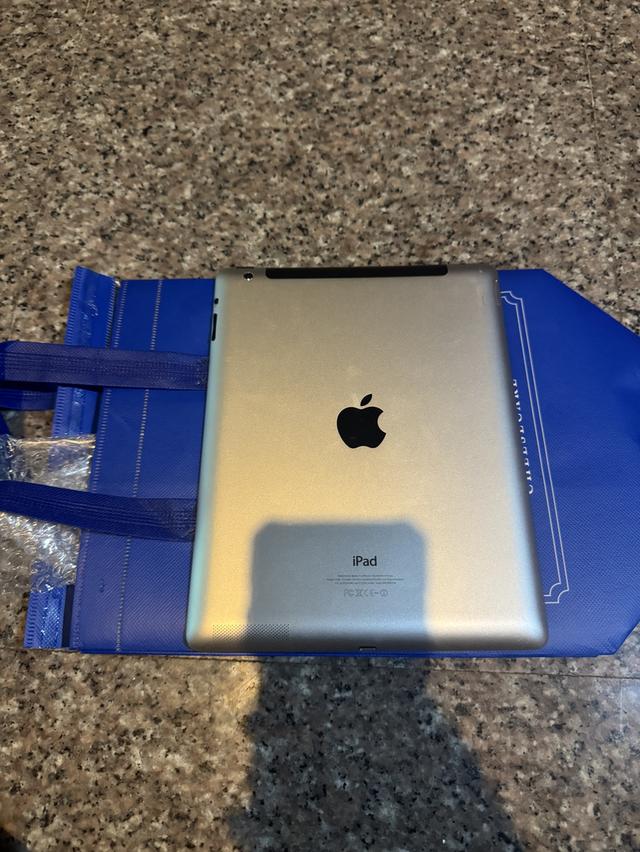 ขายๆๆๆถูกๆๆๆiPad4สีSilver64กิ๊กWifi Only และWifi Celluer ใส่ซิมได้การใช้งานดีเยี่ยม100%ทุกๆฟังชั่นเครื่องรีสโตได้ตลอดไม่มีติดไอคราว   สภาพ: 95% สวยๆๆค 2