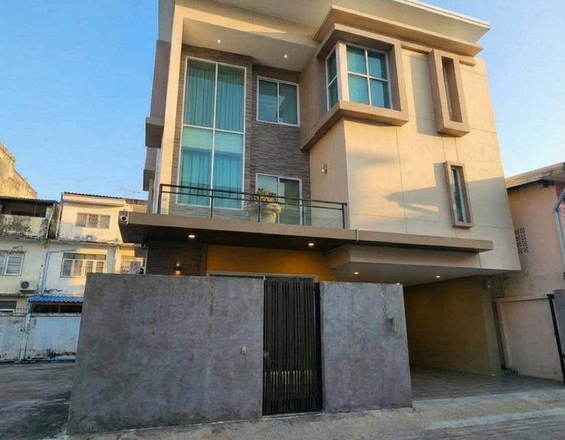 ให้เช่าบ้านเดี่ยว / โฮมออฟฟิศ 3 ชั้น / ทำเล รามอินทรา / ซอยรามอินทรา 73 / ห่าง MRT คู้บอน 500 เมตร 1