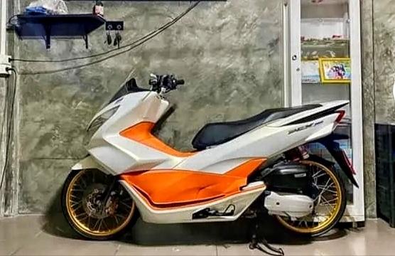 Honda pcx ขาวส้ม 2