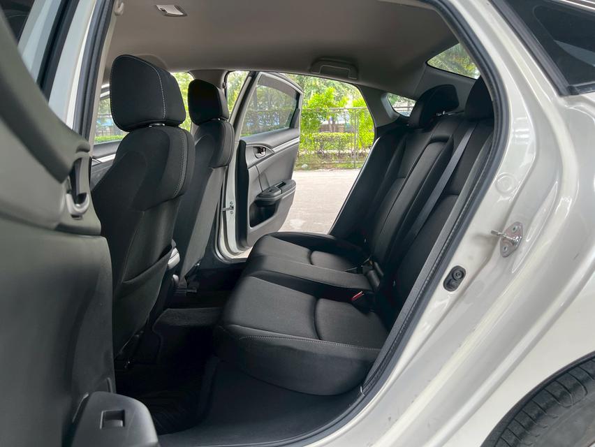 ขายด่วน! Honda CIVIC FC 1.8 E AT ปี 2017 รถสวยมือเดียว สภาพดี พร้อมขับทันที! 17