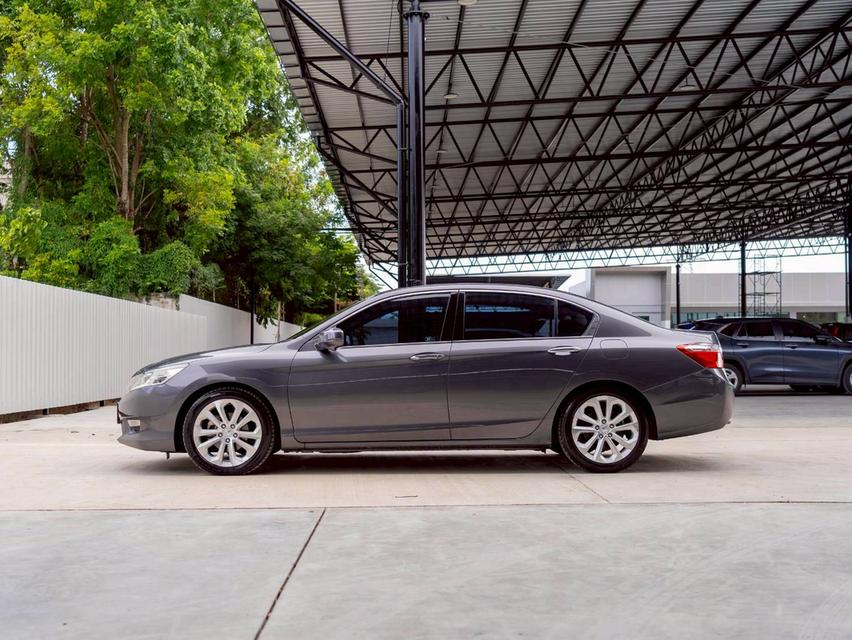 HONDA ACCORD 2.4TECH ปี 2013เจ้าของเดียว รถสวย กุญแจสำรองครบ