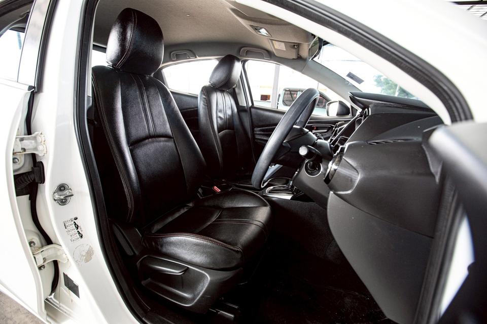 Mazda 2 1.5 XD Sport ดีเซล ปี 2015 สีขาว มือเดียวป้ายแดง 12