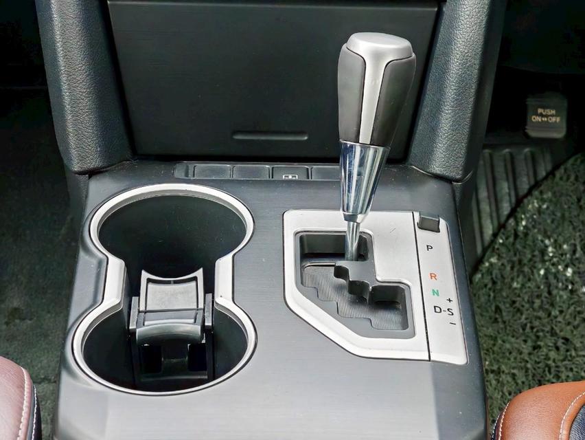 TOYOTA CAMRY 2.5G ESPORT 8