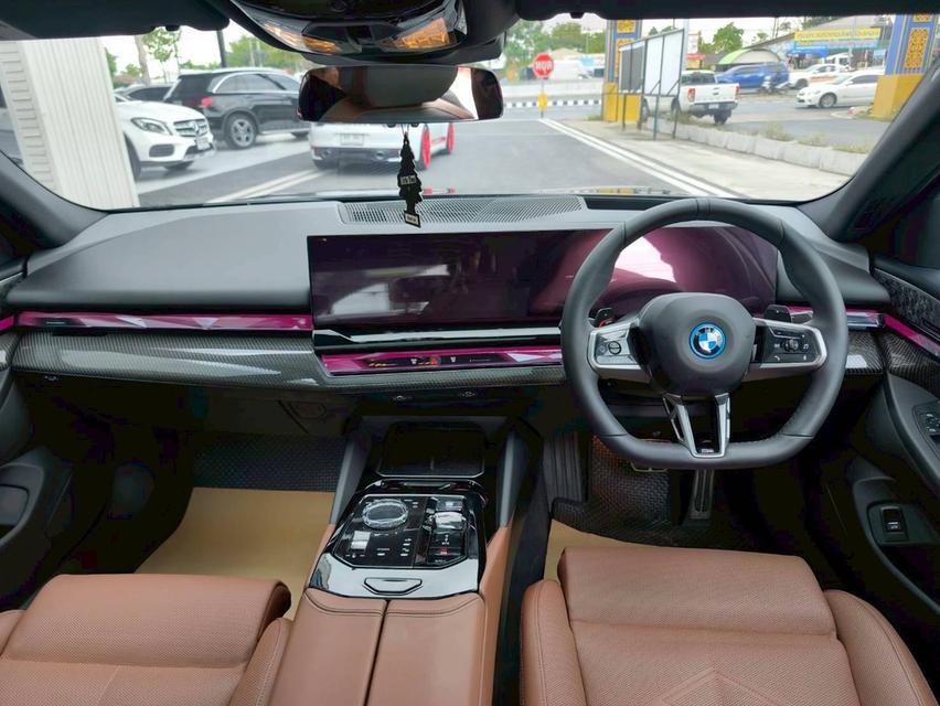 รหัสรถ KPV9732 🚗✨ 2025 BMW 530e M SPORT PRO (ยังไม่จดทะเบียน) ✨🚗 11