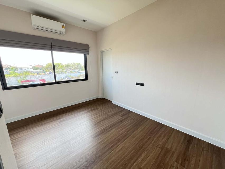 เช่า เวนิว ไอดี พหลโยธิน รังสิต  4ห้องนอน 5ห้องน้ำ 6