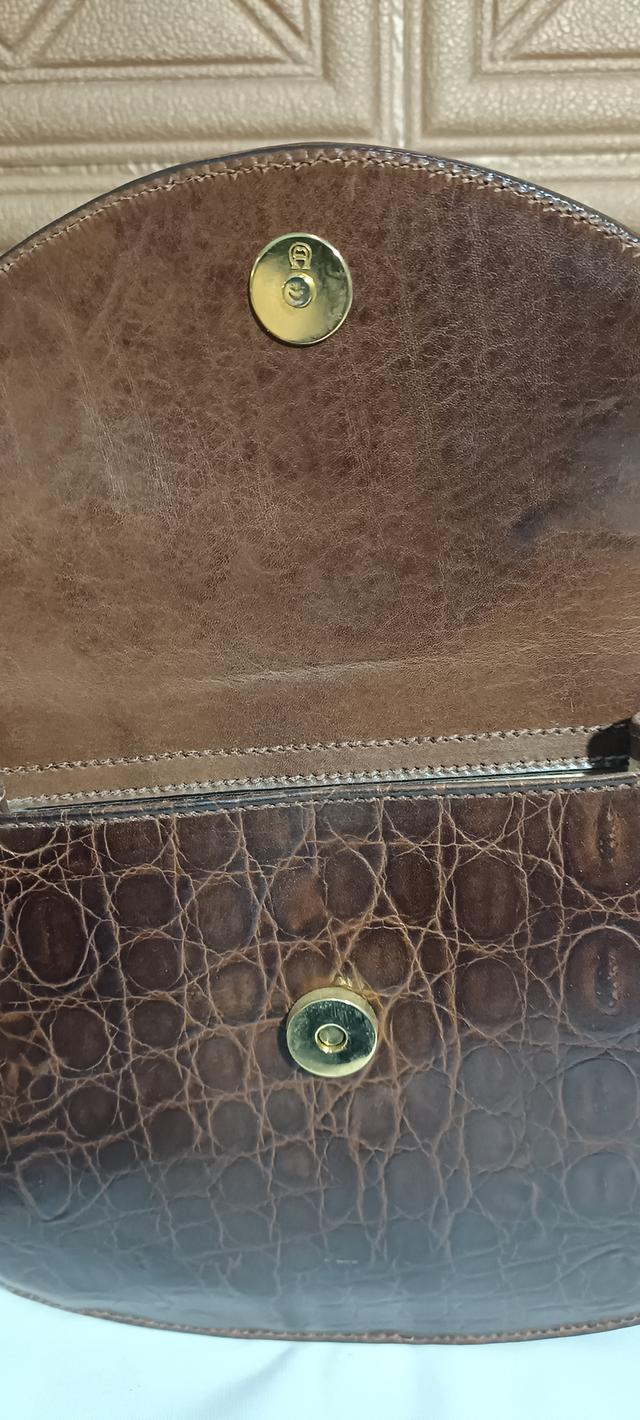 กระเป๋าลายหนังจระเข้ สีน้ำตาลเข้ม Vintage Etienne Aigner Bag. รูปที่ 7