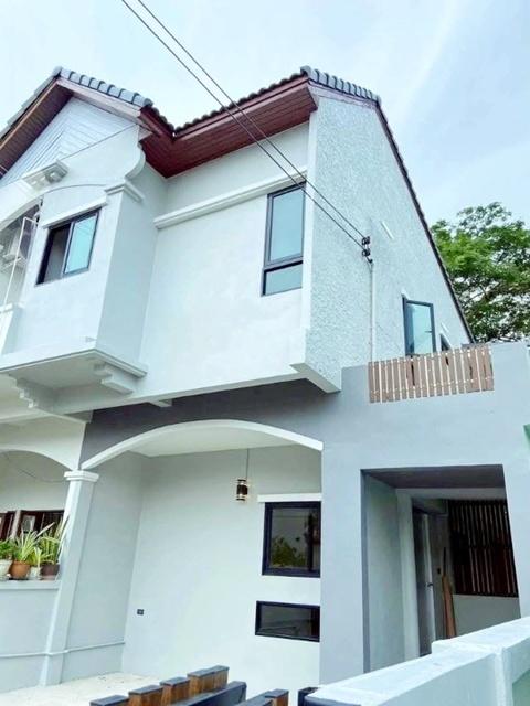 รร.นานาชาติแอดเวนต์รามคำแหง MRTหัวหมาก800ม. รพ.รามคำแหง 400 ม.ให้เช่าทาวน์โฮม 2 ชั้น 27 ตร.วา. 220 ตร.ม. ใหม่ สวย หรู พร 8