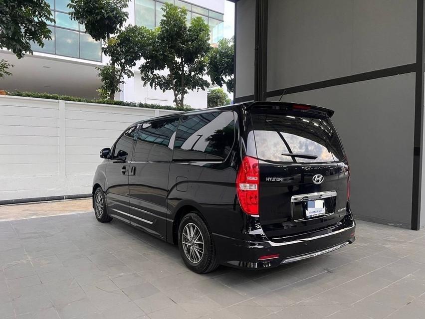 Hyundai H1 Elite ns ปี 2022 สีดำ รหัส KPC53 7