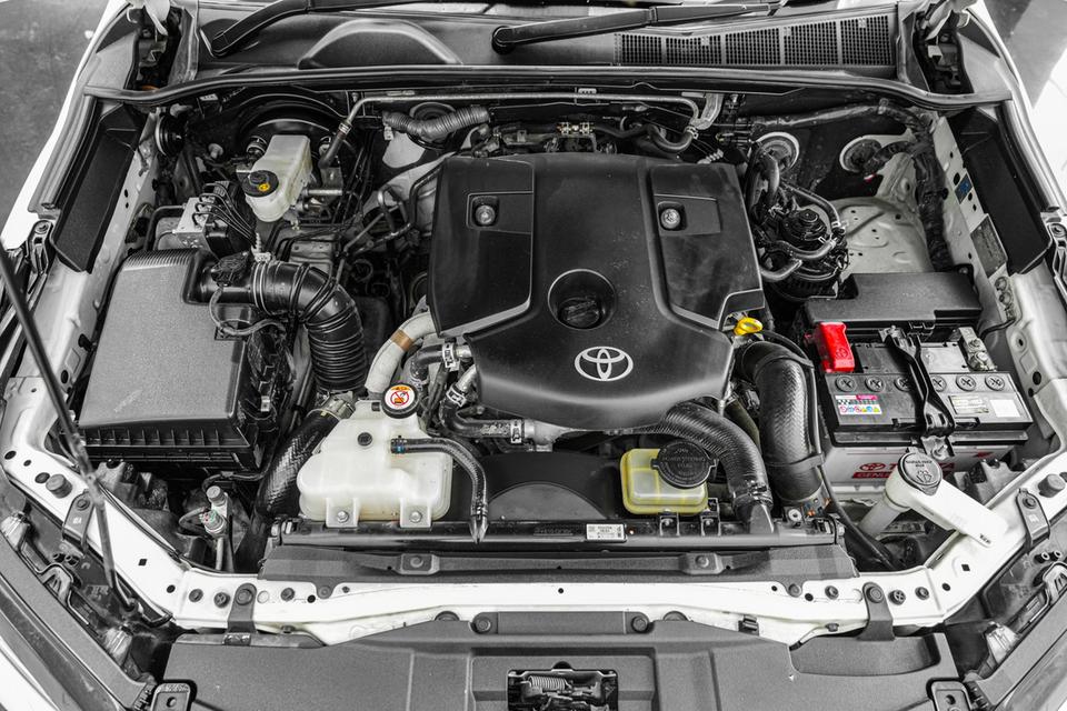 2020 TOYOTA FORTUNER 2.8 LEGENDER BLACK TOP 2WD SUV สีขาว-ดำ เลขไมล์ 99877 กม. 20