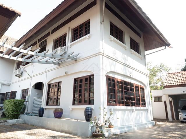 ขายบ้านเดี่ยว 256 ตรว. หมู่บ้านนวธานี เสรีไทย 59 โครงสร้างแข็งแรง หันหน้าทิศใต้ ใกล้มอเตอร์เวย์ เข้าออกได้ทั้งเสรีไทย แล 3