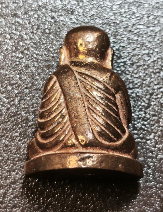 หลวงพ่อเงิน รุ่นมหาเศรษฐีบุญบารมี ปี51 2