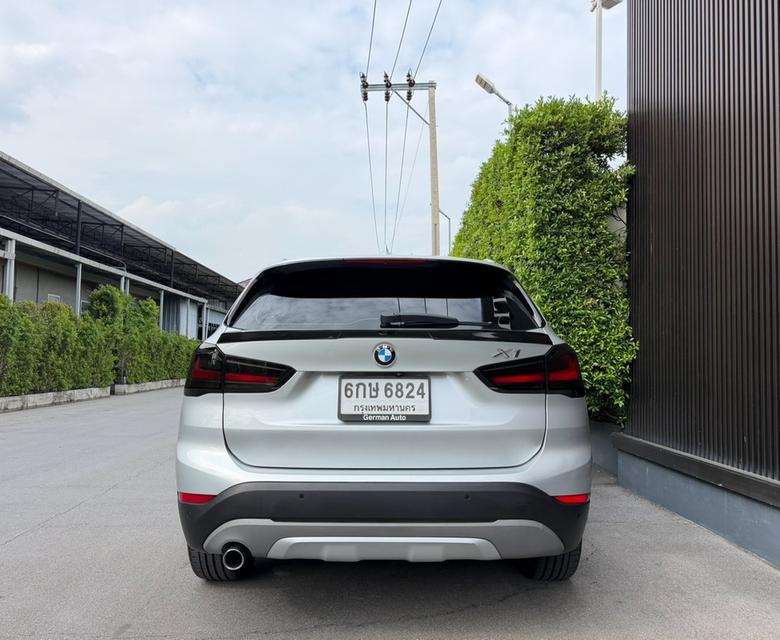 BMW X1 sDrive18i xLINE ปี 2017 รถสวยไมล์น้อย ราคาดีเครดิตดีฟรีดาวน์ สภาพป้ายแดง เล่มทะเบียนครบ ประวัติศูนย์ BMW Thailand รูปที่ 5