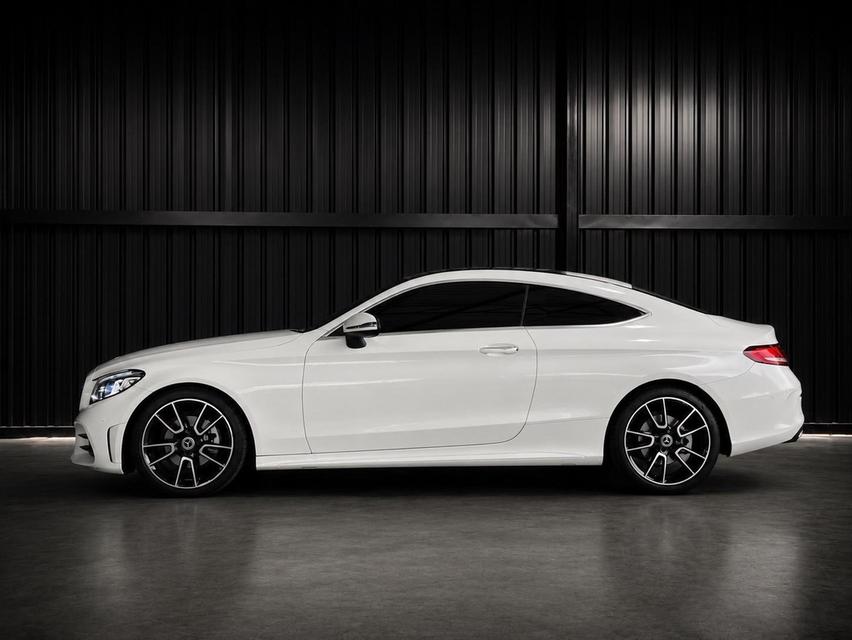MERCEDES-BENZ C200 COUPE AMG DYNAMIC  2023เครื่องยนต์เบนซินเทอร์โบ 1991 cc สูงสุด 204 แรงม้า / เกียร์ 9G-Tronic รูปที่ 2