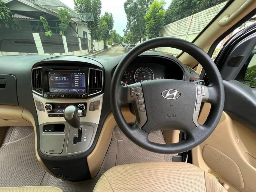 ขาย Hyundai H1 2.5Elite ปี18 6