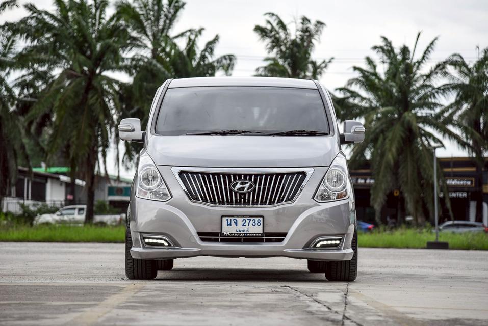 รหัสรถ CBL2738 HYUNDAI H-1 2.5 Deluxe AT 2017
