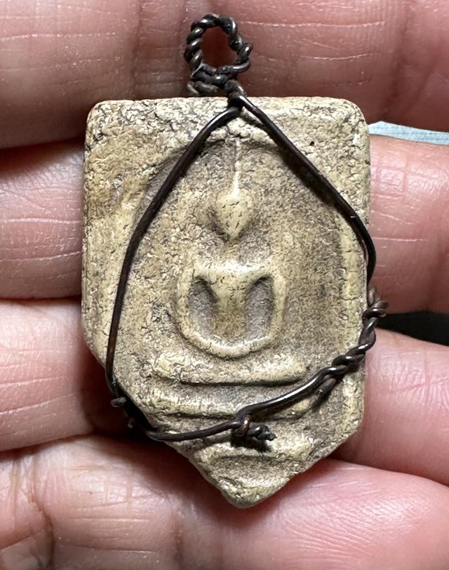 ชิ้นส่วนพระสมเด็จ ถักลวดเก่าเดิม