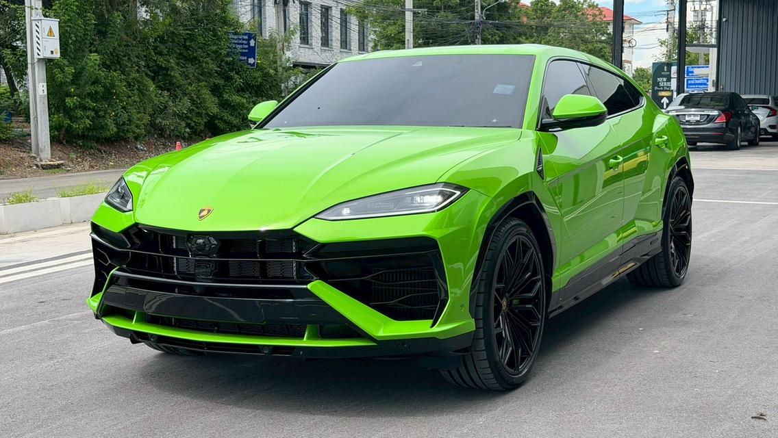 #LamborghiniUrusSEมีไฟแนนซ์เหลือ Lamborghini Urus SE 2026 สี Verde Mantis Milage 1,0XX KM.