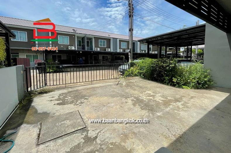 ทาวน์เฮาส์ อารียา เดอะคัลเลอร์ รังสิต คลอง4 เฟส 2 เนื้อที่ 20.4 ตรว. ถนนลำลูกกา ต.ลาดสวาย อ.ลำลูกกา จ.ปทุมธานี