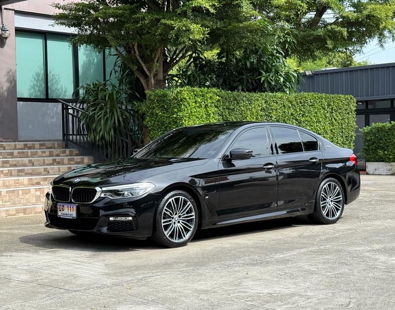 2018 BMW 530e MSPORT รถมือเดียวออกป้ายแดง รถวิ่งน้อยเพียง 80,000 กม เข้าศูนย์ตามระยะ รถไม่มีอุบัติเหตุครับ