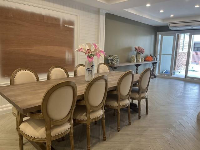 ให้เช่า ทาวน์โฮม หมู่บ้านวัฒนา นราธิวาสราชนครินทร์ 22 รีโนเวทใหม่ บ้านสวย เฟอร์นิเจอร์ครบ บิ้วอินทั้งหลังสวยมาก